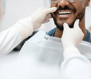 Restaurar a função mastigatória e a estética do sorriso Dentista em CIDADE DEZ.