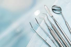 Aplicação de toxina botulínica (Botox) para suavizar rugas e tratar bruxismo Dentista em CIDADE DEZ