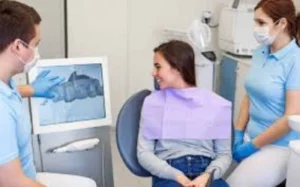 Ajustes e manutenção de próteses dentárias para maior conforto e eficiência Dentista em CIDADE DEZ.